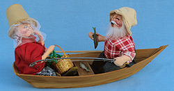 Annalee 10" Fishing Man & Woman in Boat - Very Good - 541592a