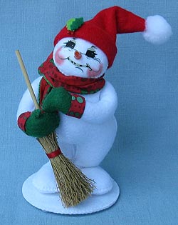 Annalee 5" Festive Snowman with Broom 2017 - Mint - 550017
