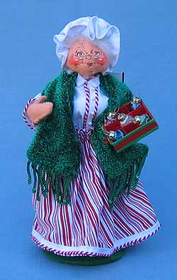 Annalee 9" Mrs Santa with Ornaments - Mint - 590507