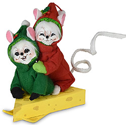 Annalee 5" Snow Box Derby Mice Riding Cheese Sled 2020 - Mint - 610520