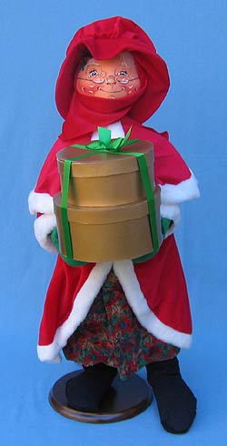 Annalee 30" Mrs Santa Shopping Holding Boxes - Mint - 621296