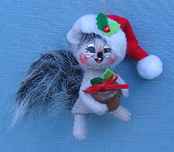 Annalee 3" Christmas Present Squirrel with Acorn Ornament - Mint - 701908