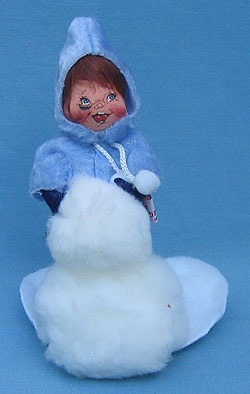 Annalee 7" Boy Building Snowman - Mint - 723093bl