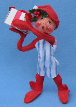 Annalee 5" Red Workshop Elf with Gift - Mint / Near Mint - 735692ooh