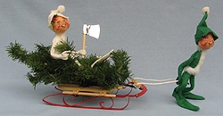 Annalee 10" Elves with Tree Sled and Axe - Mint - 736088hey