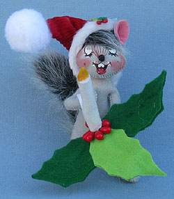 Annalee 6" Holly Berry Squirrel with Candlestick 2015 - Mint - 750515