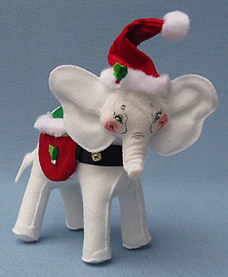 Annalee 7" Classic Christmas Elephant - Mint - 750709 Annalee 7" Classic Christmas Elephant - Mint - 750709