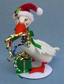 Annalee 10" Christmas Goose with Present - Mint - 751309