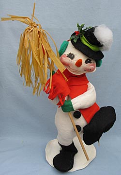 Annalee 18" Snowman with Broom - Mint / Near Mint - 752586