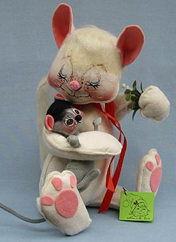 Annalee 18" Cat Holding Mouse & Mistletoe - Mint - 759081xo