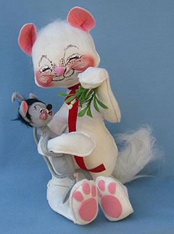 Annalee 18" Cat Holding Mouse & Mistletoe - Mint - 759081xx