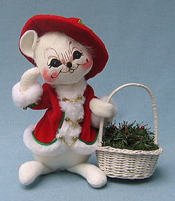 Annalee 10" Mrs Santa Mouse with Basket - Mint - 774406