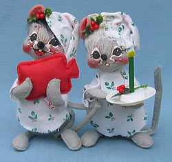 Details about   2005 Annalee Doll Mouse with Sack of Candy