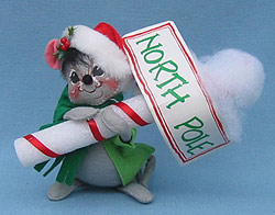 Annalee 7" Mouse with North Pole - Mint / Near Mint - 775892