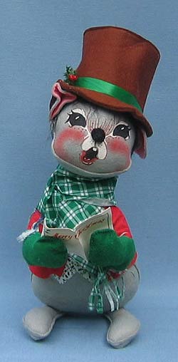 Annalee 12" Caroller Mouse - Near Mint / Excellent - 776290