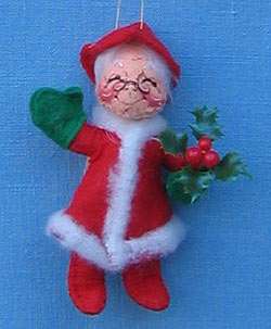 Annalee 3" Mrs Santa Holding Holly Ornament - Mint / Near Mint - 783996xx