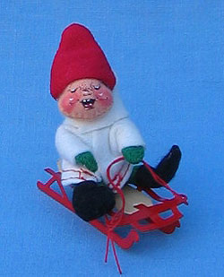 Annalee 3" Kid on Sled - Mint - 803887xo Annalee 3" Kid on Sled - Mint - 803887xo