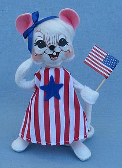 Annalee 6" Patriotic Glory Girl Mouse with Flag 2013 - Mint - 850113