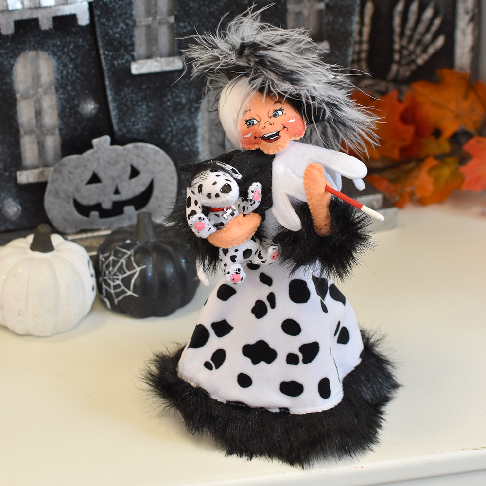 Annalee 9" Cruella Deville Holding Dalmation AIA 2022 - Mint - 860622