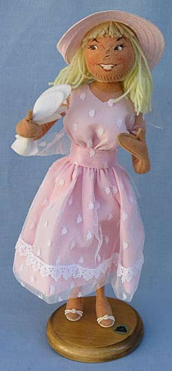 Annalee 14" Rogers Clothing Store Easter Woman - Excellent - 975097b