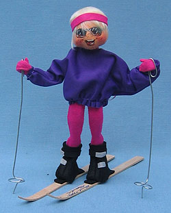 Annalee 10" Fuschia Skier - Signed - Mint - 984801