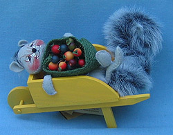 Annalee 7" Sidney Squirrel - Mint - 988299