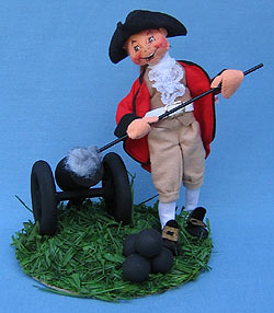 Annalee 10" Redcoat with Cannon - Tag Signed Annalee - Mint - 995894s