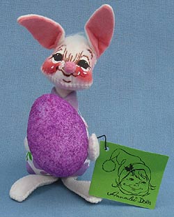 Annalee 7" Country Bunny with Purple Egg - Mint - B3-77ox