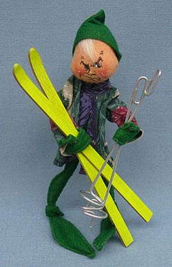 Annalee 10" Green Elf holding Skis & Poles - Mint - E2-62gsc