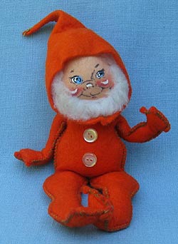 Annalee 7" Orange Gnome with Buttons - Mint - M60-66or