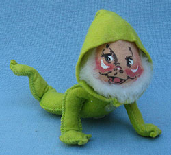 Annalee 7" Pea Green Gnome with Buttons - Mint - M60-66pg