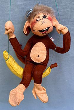 Annalee 12" Girl Monkey with Banana Trapeze - Very Good - R574-81b