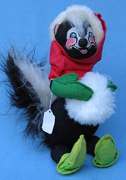 Annalee 12" Skunk with Snowball - Excellent - S659-82a