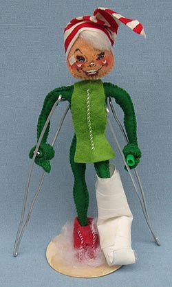 Annalee 10" Casualty Ski Elf with Leg in Cast - Mint - Z246-70