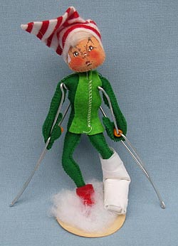 Annalee 10" Casualty Ski Elf with Leg in Cast - Mint - Z246-70ooh