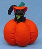 Annalee 3" Halloween Cat on Pumpkin - Mint - 200307