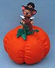 Annalee 3" Pilgrim Mouse on Pumpkin - Mint - 309306