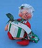 Annalee 5" Mrs Santa with Gift Box - Near Mint - 452585