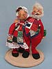 Annalee 7" Mr & Mrs Santa Exchanging Gifts - Very Good - 500297a