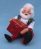 Annalee 7" Santa with Gift - Mint - 5004199